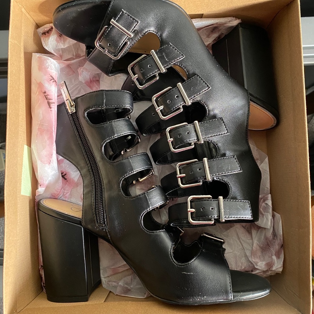 Jessica Simpson Gladiator Sandals - Picture 2 of 9
